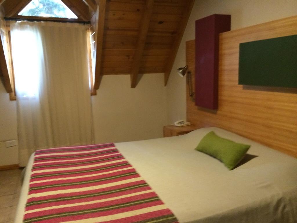 Hosteria Aca Al Sur Villa La Angostura Room photo