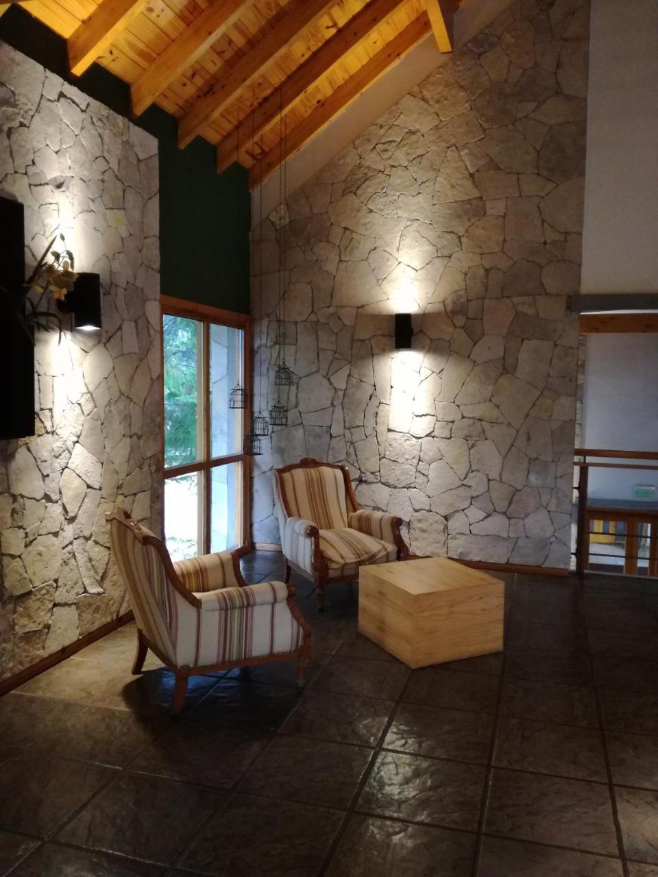 Hosteria Aca Al Sur Villa La Angostura Exterior photo